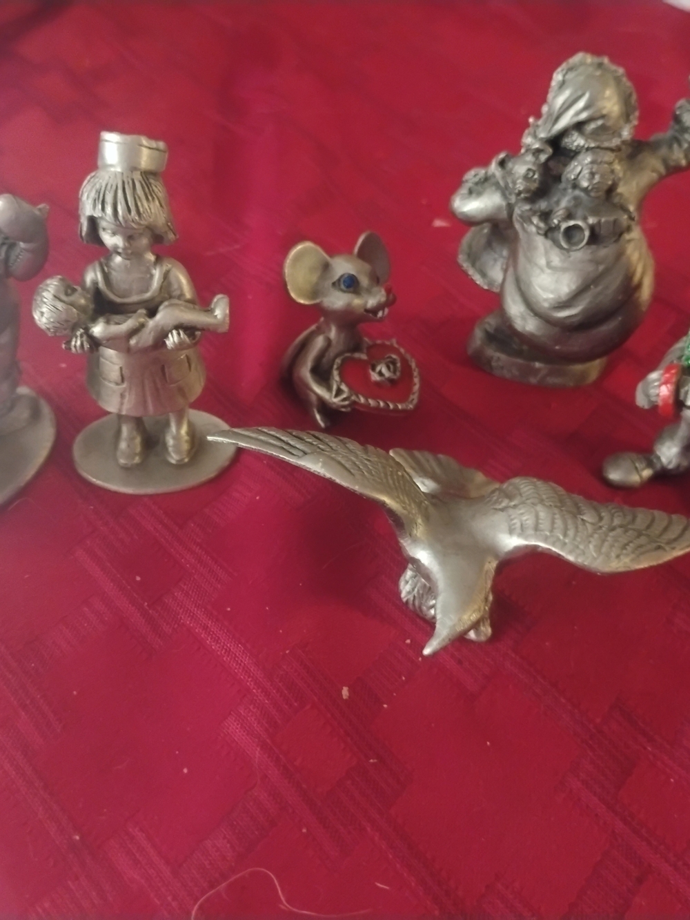 Brass Finish Decorative Figurine Set - Metallic Bronze Accents